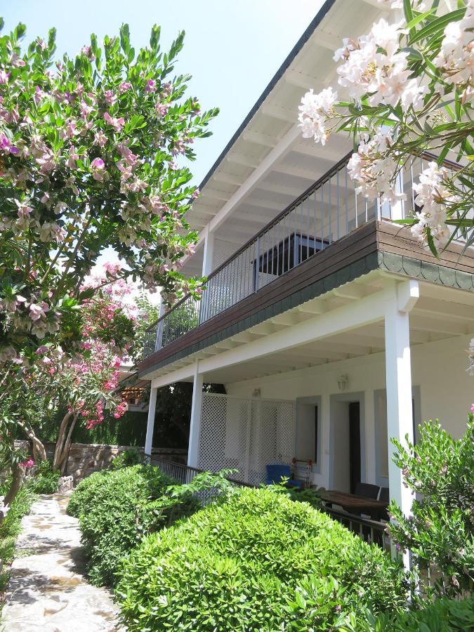 Arriba Pension & Restaurant Gümüşlük Exterior foto